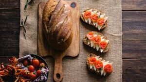 Handkäse mit Musik - hessische Käse-Spezialität mit Bauernbrot